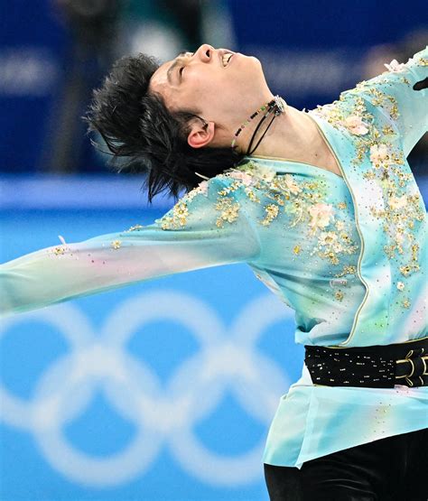 Japanese figure skating icon Yuzuru Hanyu retires from competition.